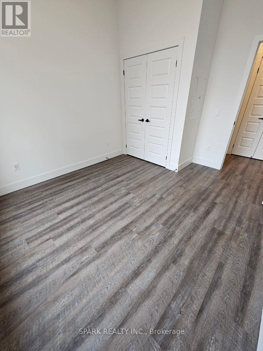106 - 107 Roger Street, Waterloo, Ontario  N2J 0G3 - Photo 6 - X12412444