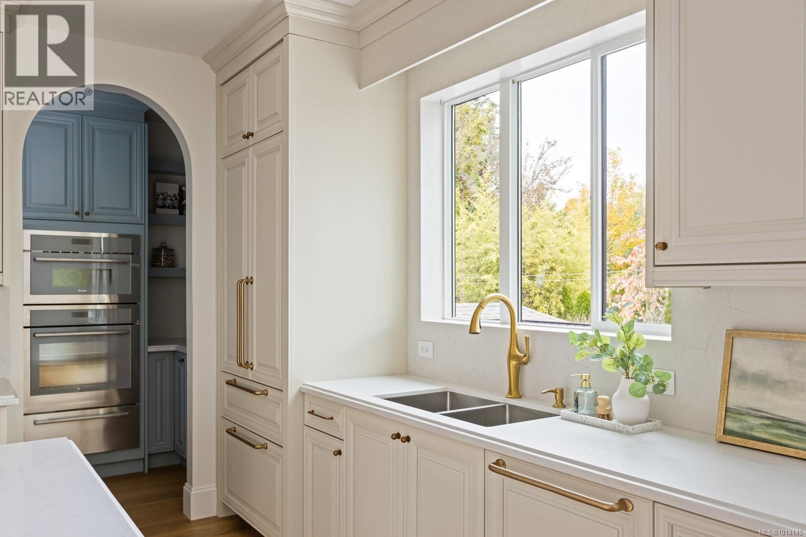 135 Passmore St, Victoria, British Columbia  V8S 3V6 - Photo 20 - 1014145