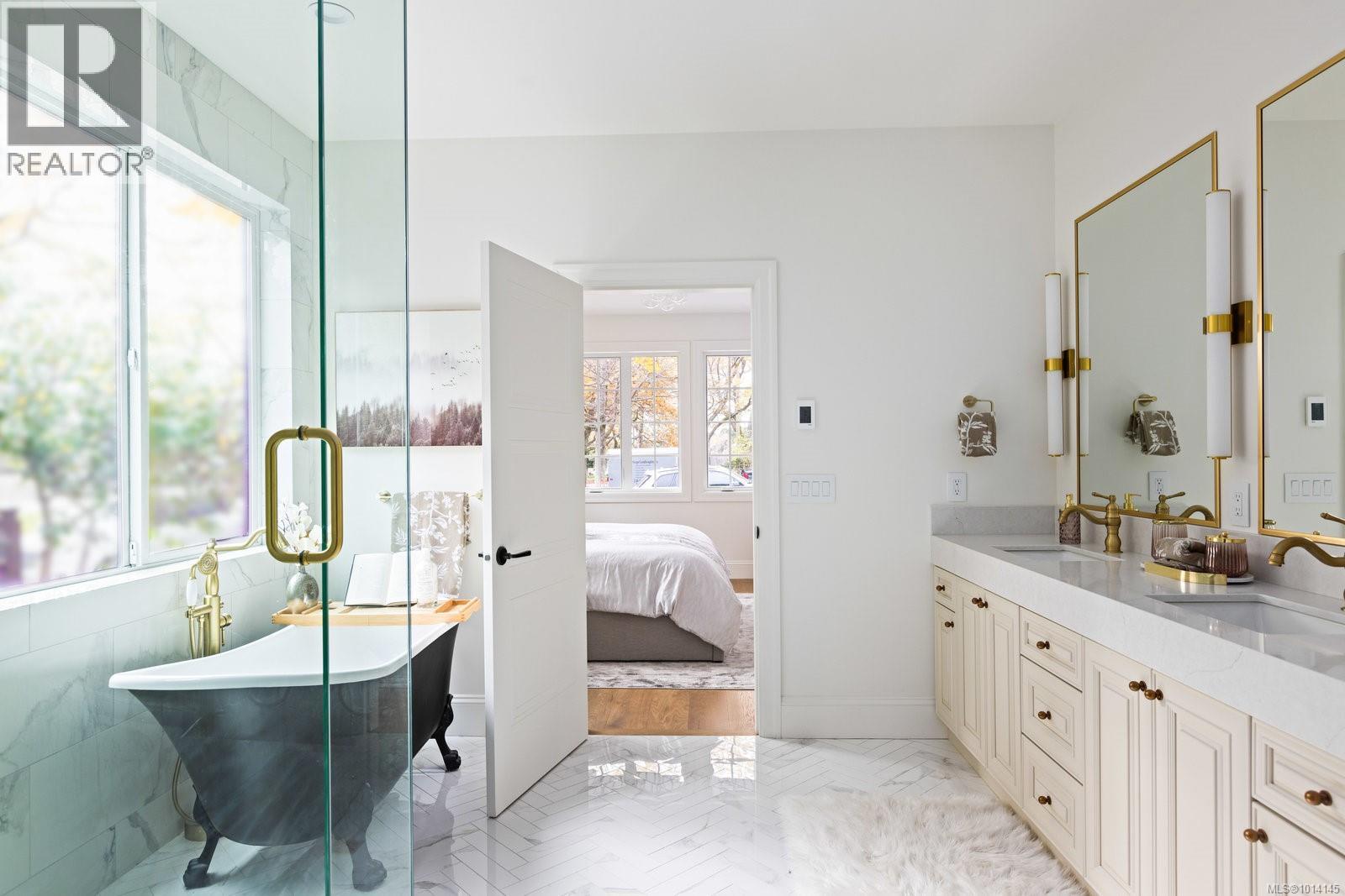 135 Passmore St, Victoria, British Columbia  V8S 3V6 - Photo 27 - 1014145