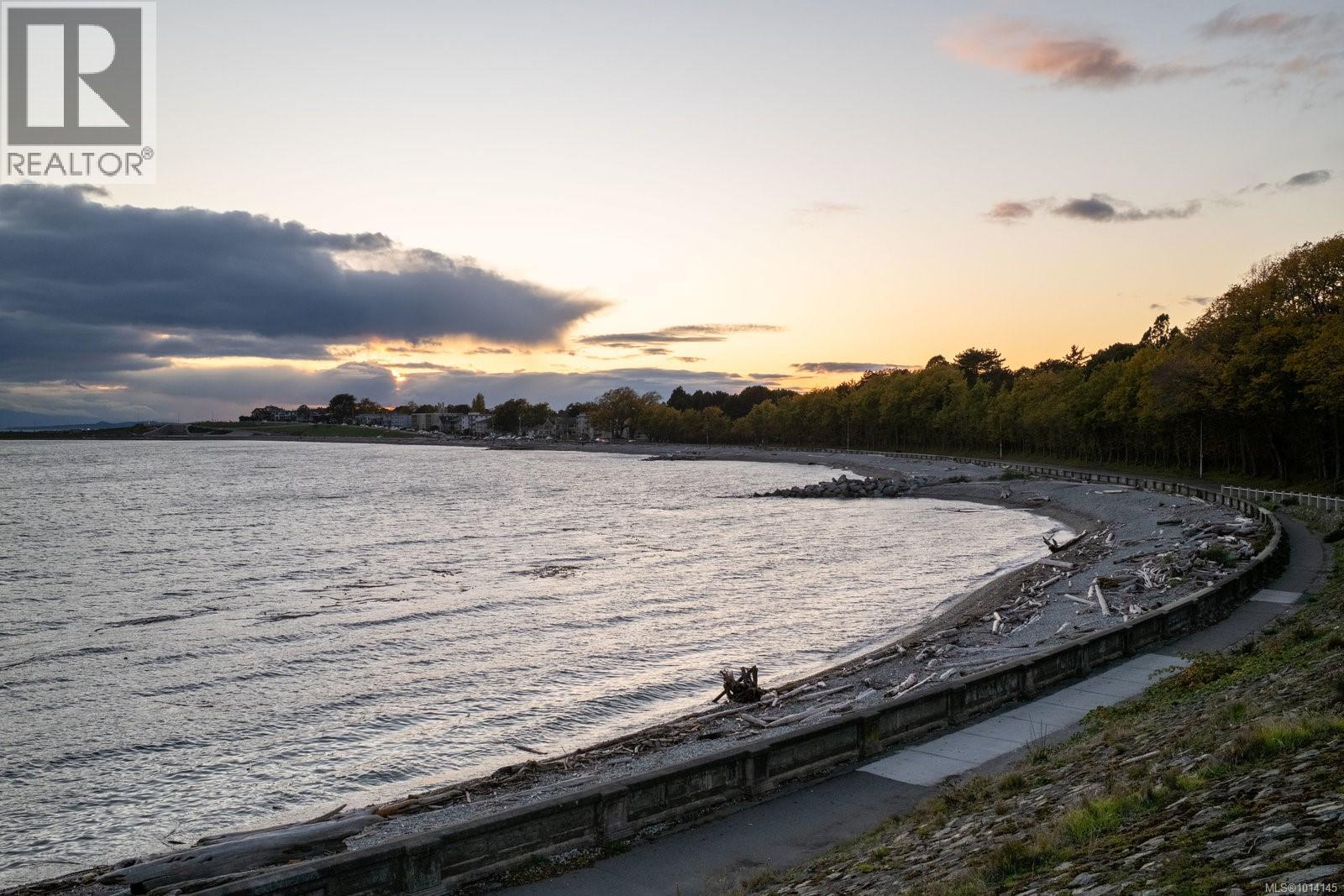 135 Passmore St, Victoria, British Columbia  V8S 3V6 - Photo 37 - 1014145