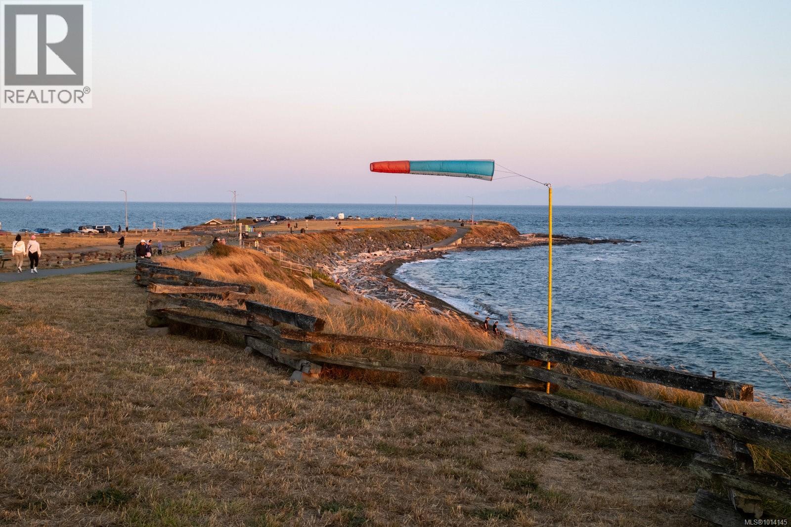 135 Passmore St, Victoria, British Columbia  V8S 3V6 - Photo 42 - 1014145