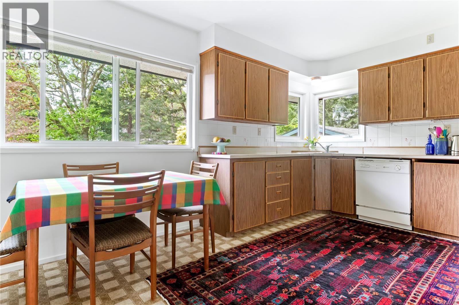 164 Island Hwy, View Royal, British Columbia  V9B 1G2 - Photo 9 - 1012162