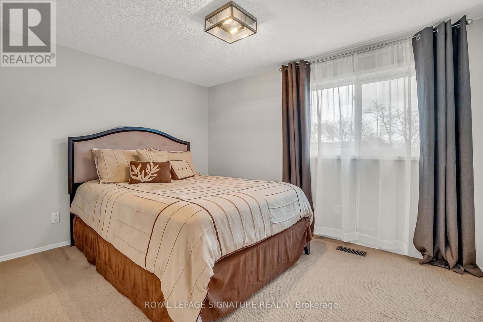 22 Dutch Myrtle Way, Toronto, Ontario  M3B 3K8 - Photo 35 - C12412440