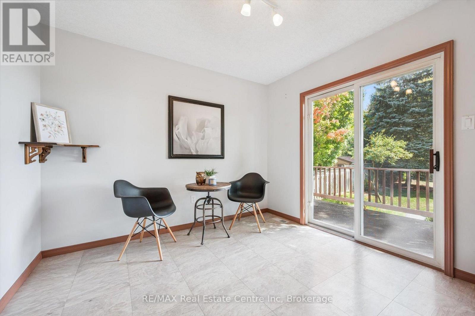 45 Chesterton Lane, Guelph (Grange Road), Ontario  N1E 6S8 - Photo 8 - X12412715