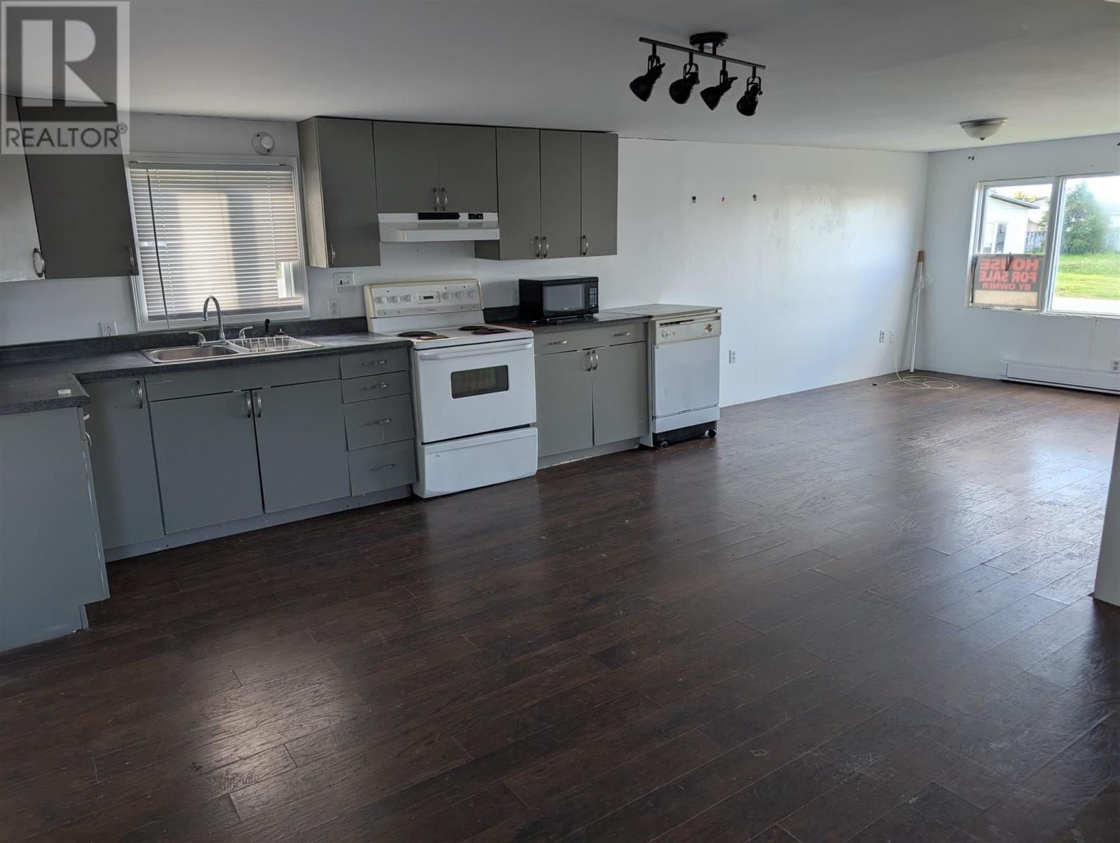 361 Des Saules Ave, Dubreuilville, Ontario  P0S 1B0 - Photo 4 - SM252690