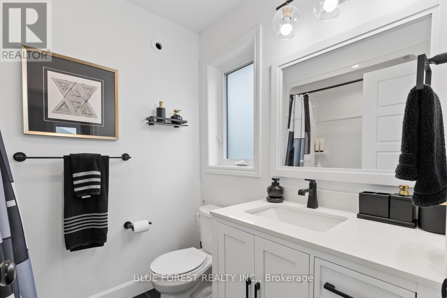 28 Weir Crescent, St. Thomas, Ontario  N5R 0L7 - Photo 17 - X12412664