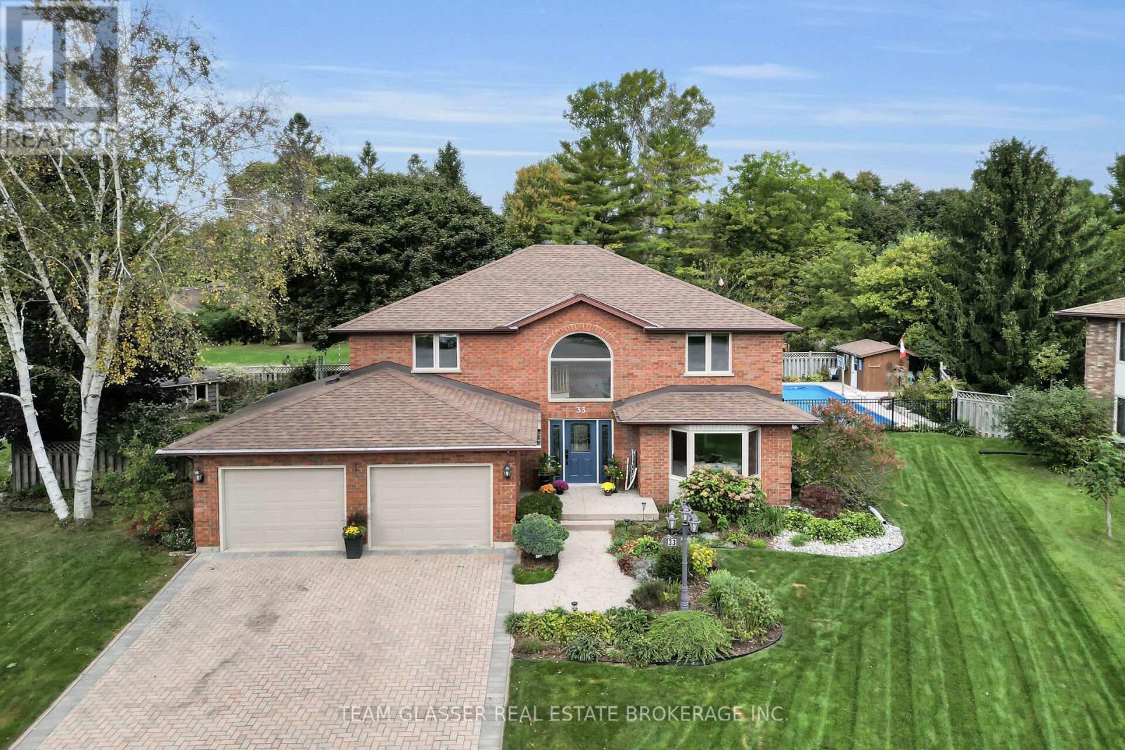 33 HILLCREST COURT, Middlesex Centre, Ontario