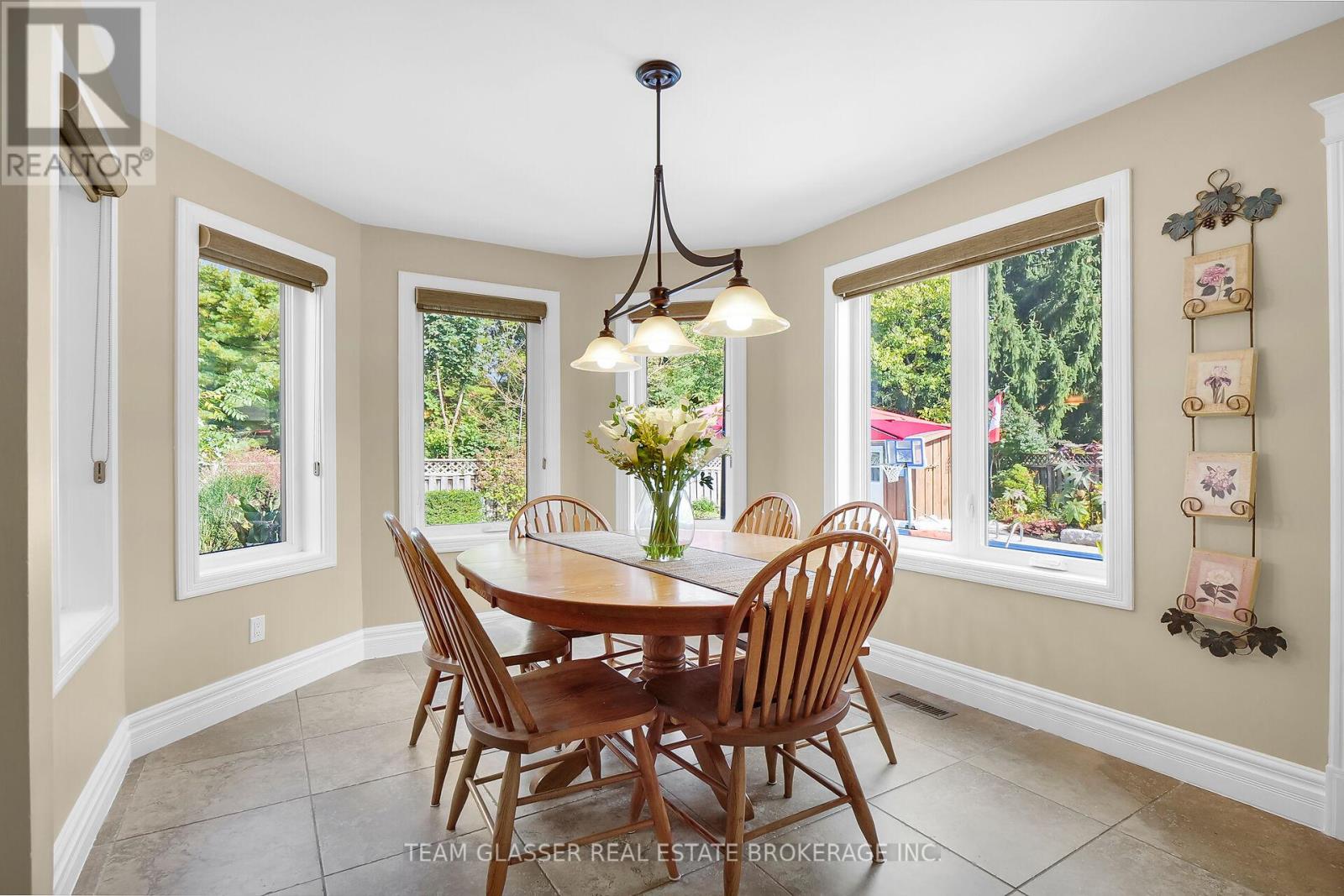 33 Hillcrest Court, Middlesex Centre, Ontario  N0L 1E0 - Photo 17 - X12412665