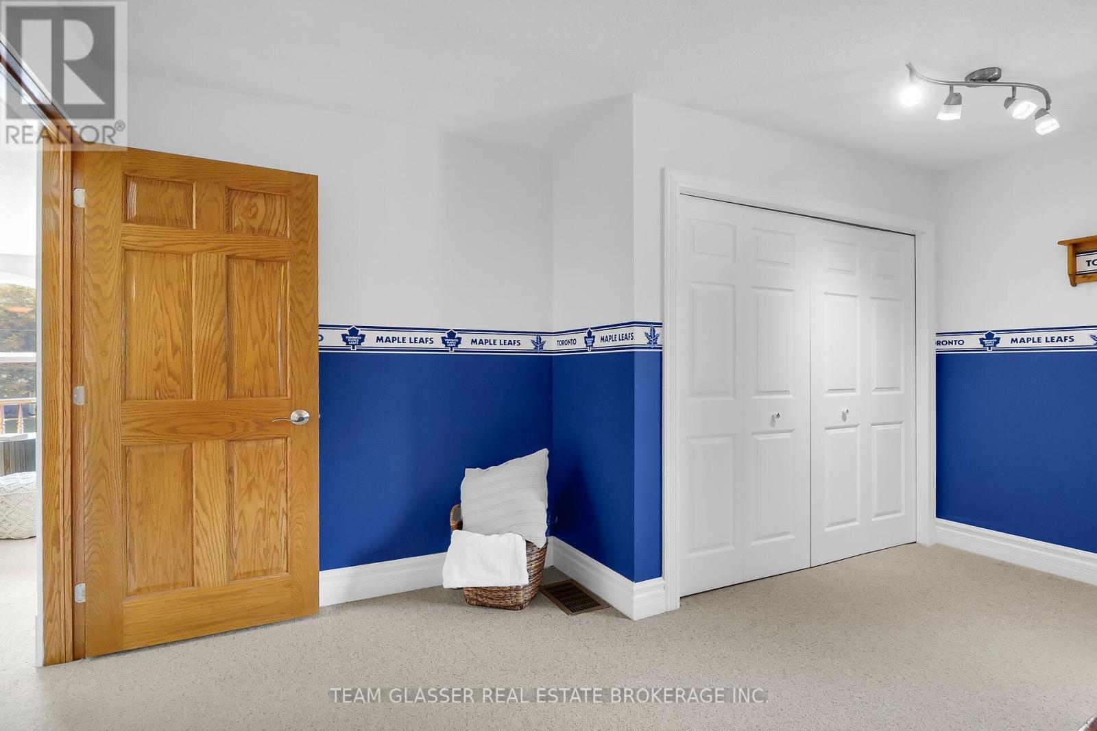 33 Hillcrest Court, Middlesex Centre, Ontario  N0L 1E0 - Photo 32 - X12412665