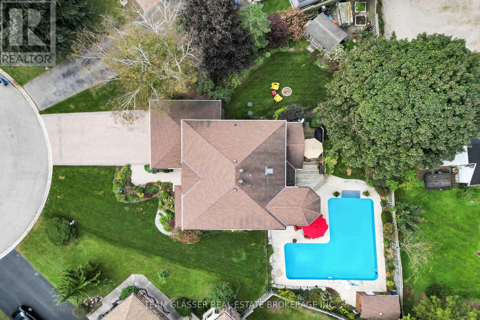 33 Hillcrest Court, Middlesex Centre, Ontario  N0L 1E0 - Photo 4 - X12412665