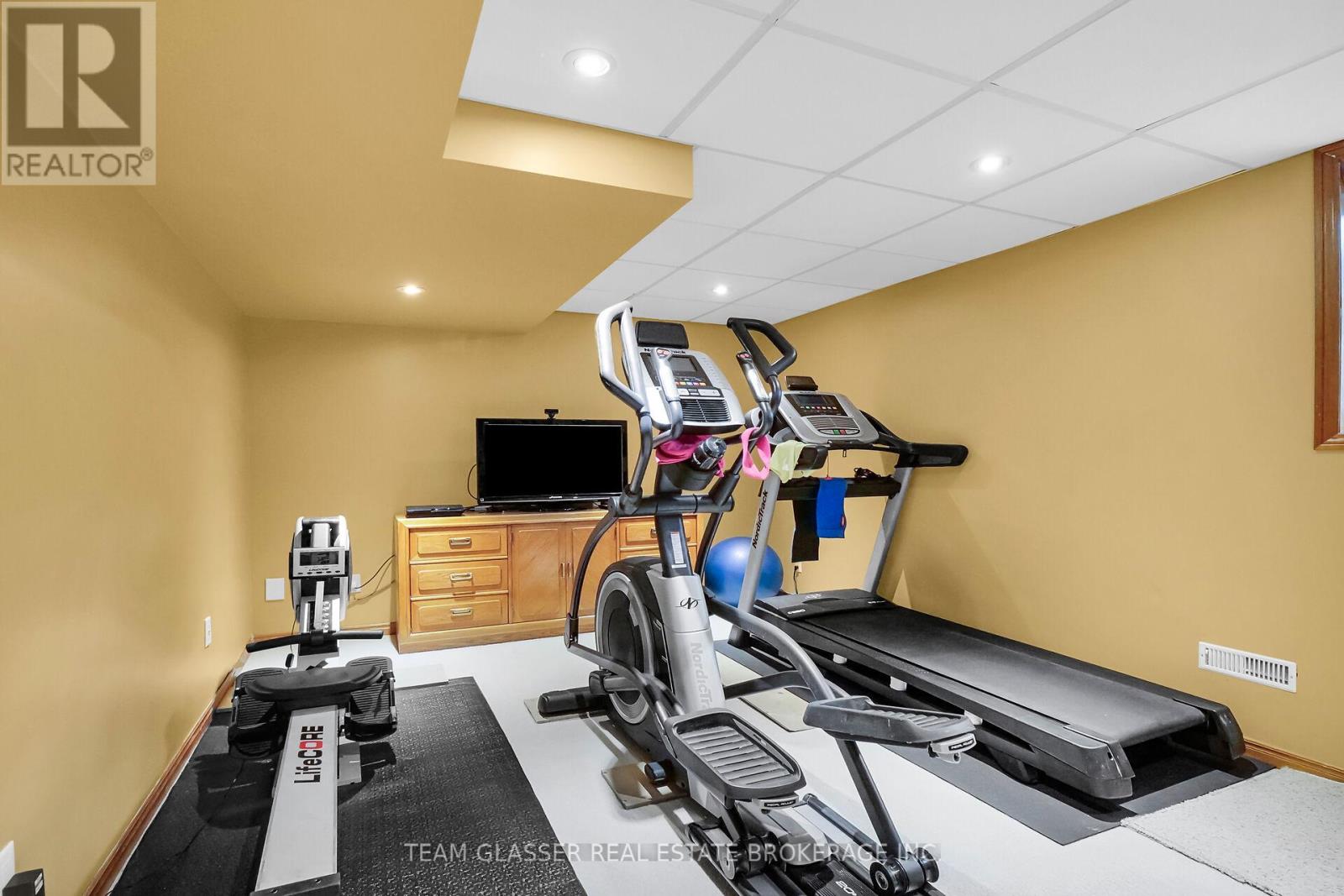 33 Hillcrest Court, Middlesex Centre, Ontario  N0L 1E0 - Photo 40 - X12412665