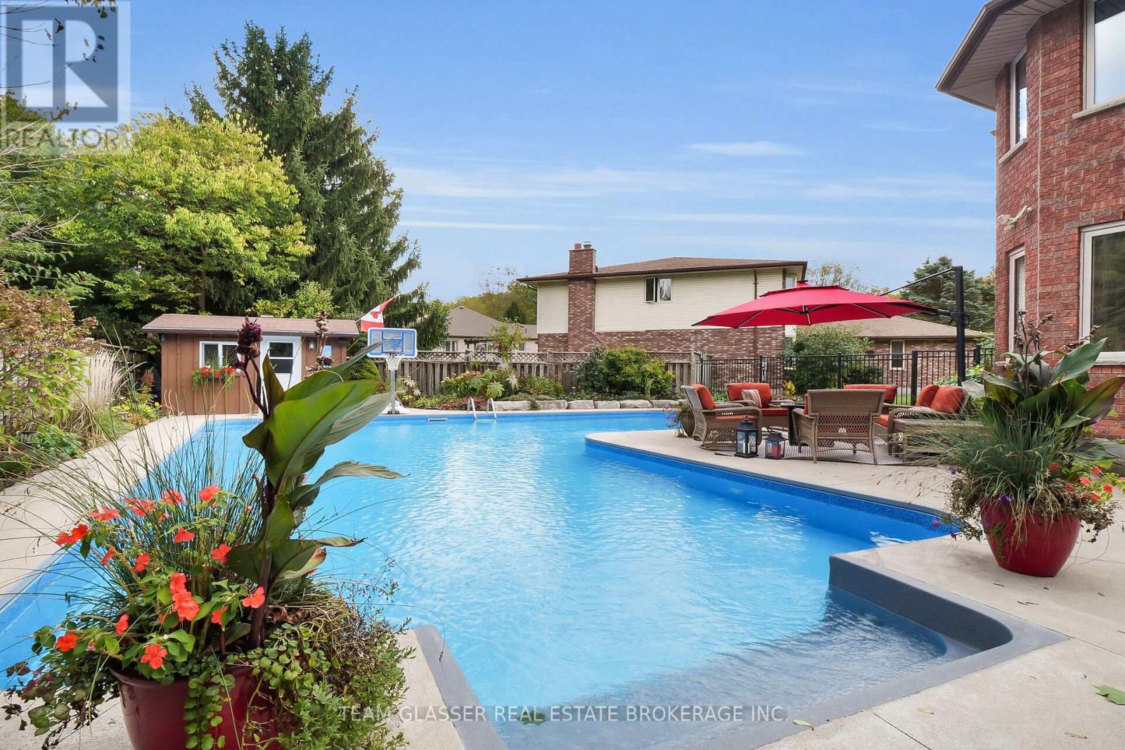 33 Hillcrest Court, Middlesex Centre, Ontario  N0L 1E0 - Photo 6 - X12412665