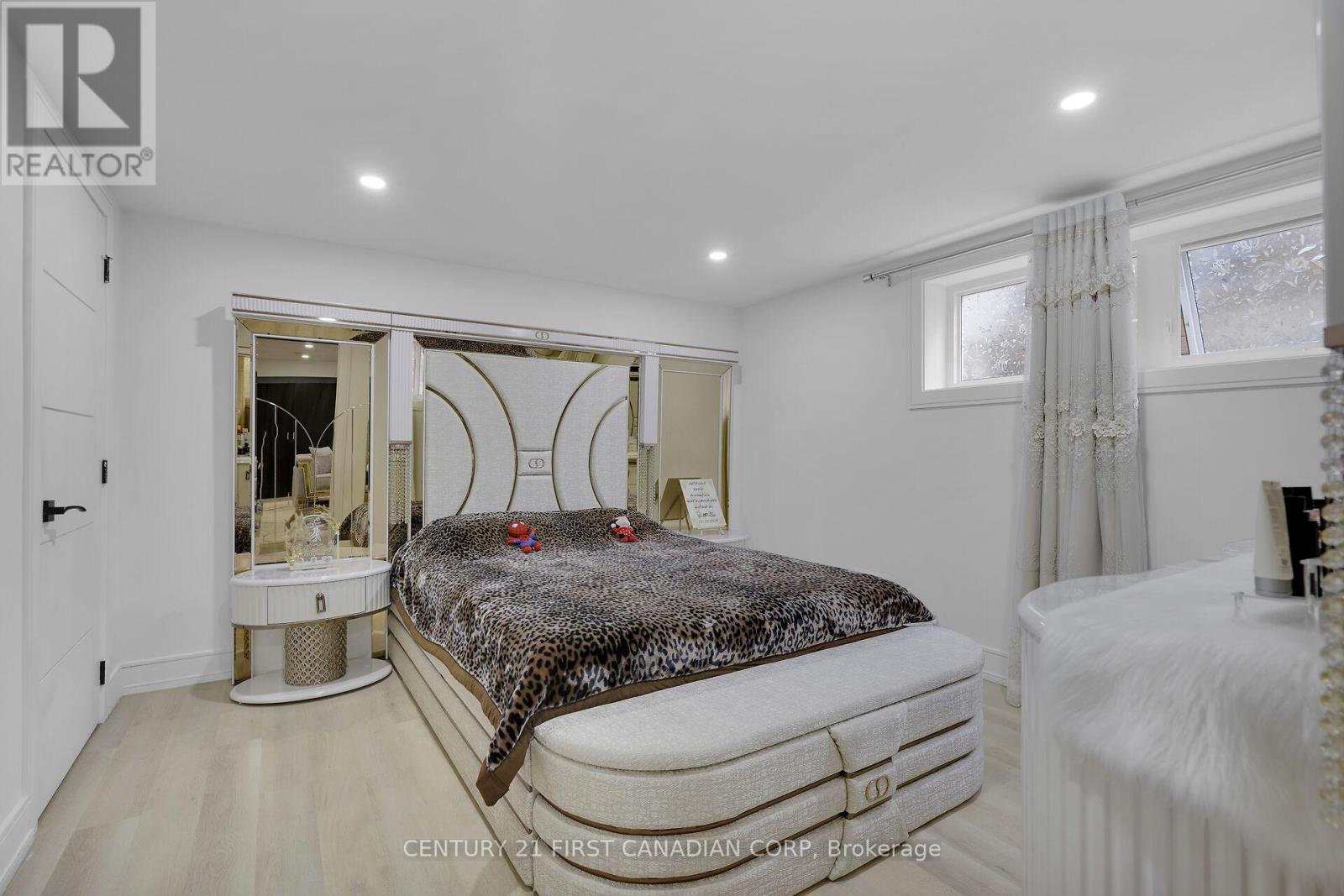 1027 Flintlock Court N, London North (North P), Ontario  N6H 4M3 - Photo 33 - X12412738