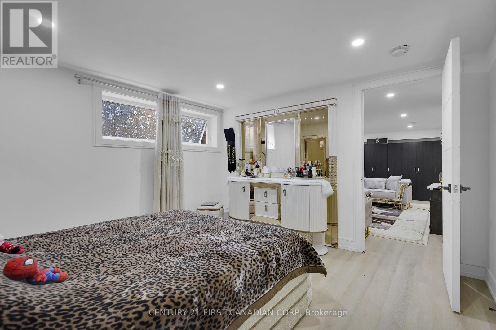 1027 Flintlock Court N, London North (North P), Ontario  N6H 4M3 - Photo 34 - X12412738