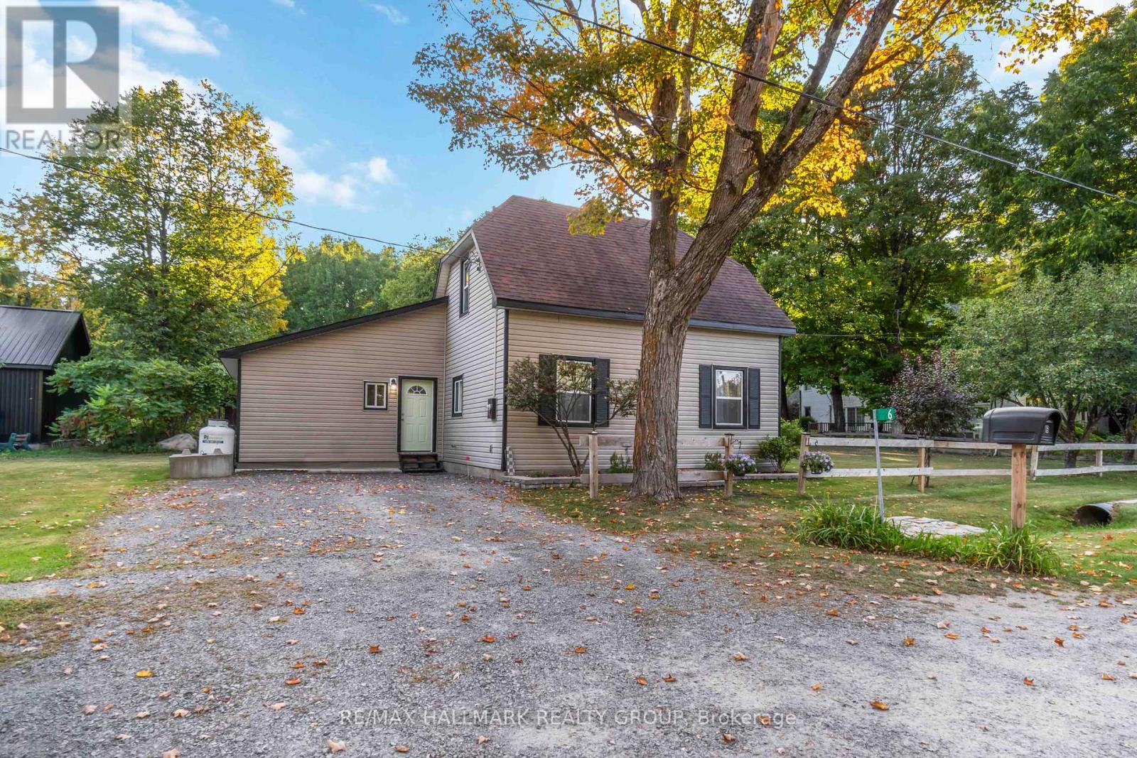 6 Algonkin Trail, Mcnab/braeside, Ontario  K7S 3G7 - Photo 2 - X12412667