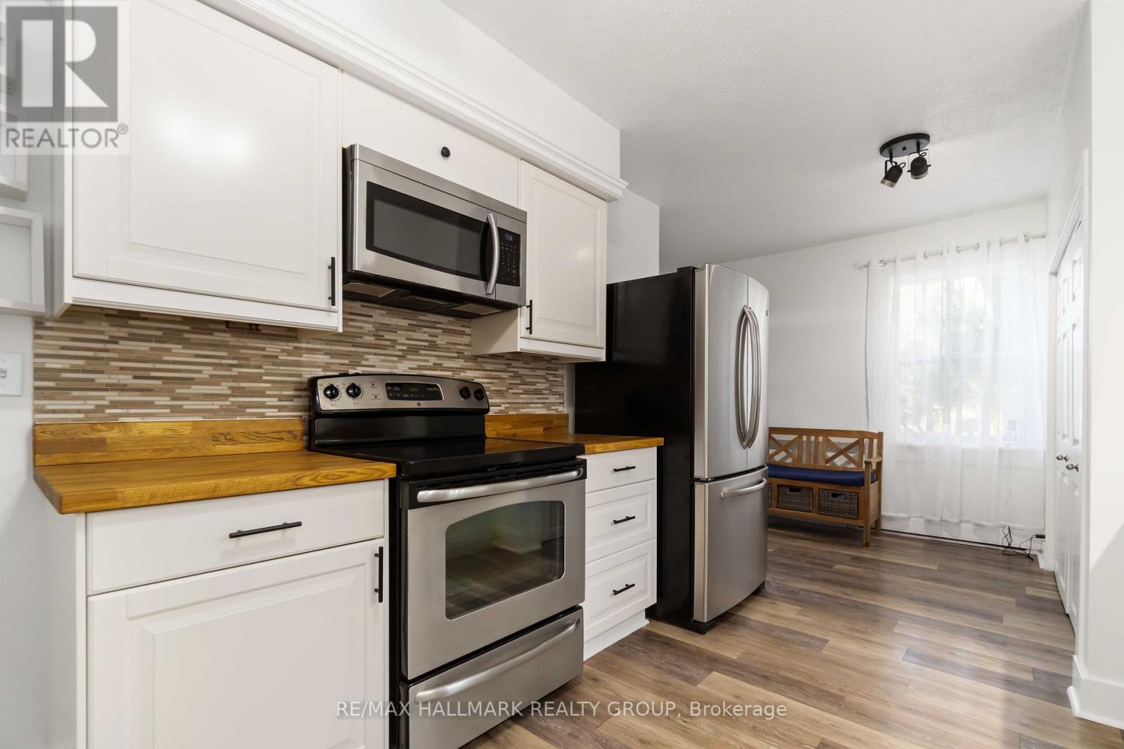 6 Algonkin Trail, Mcnab/braeside, Ontario  K7S 3G7 - Photo 5 - X12412667