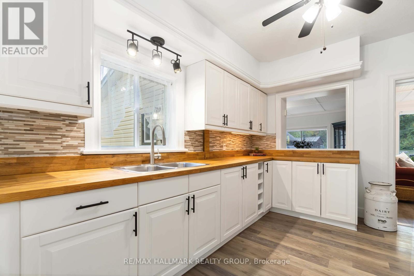 6 Algonkin Trail, Mcnab/braeside, Ontario  K7S 3G7 - Photo 8 - X12412667