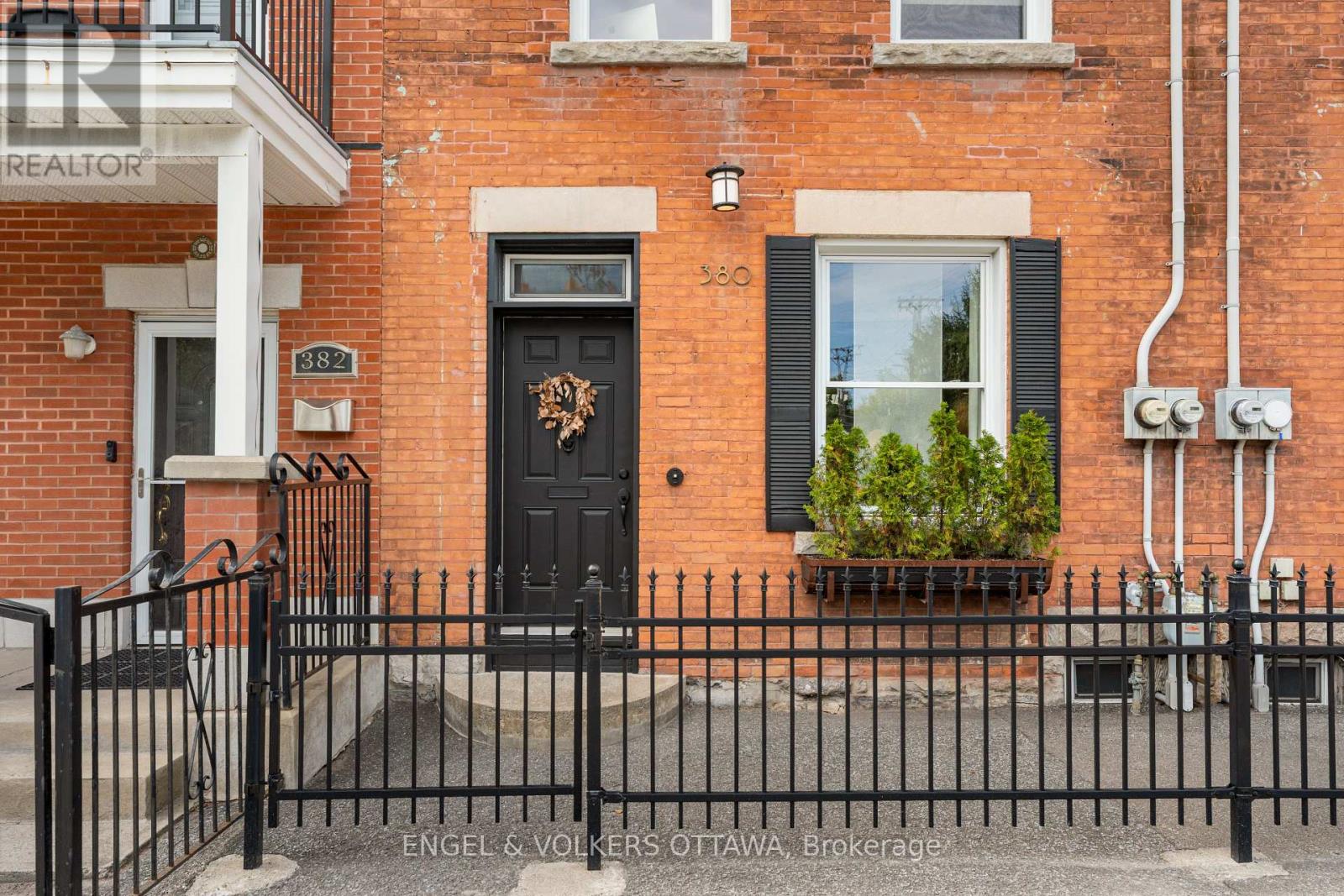 378-380 Booth Street, Ottawa, Ontario  K1R 7K6 - Photo 2 - X12412705