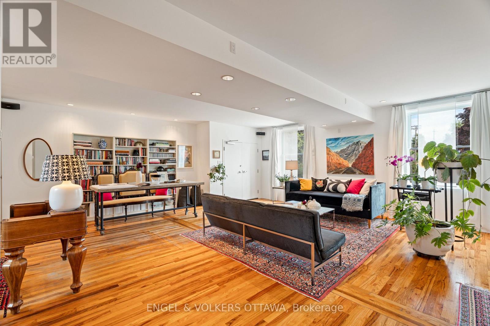 378-380 Booth Street, Ottawa, Ontario  K1R 7K6 - Photo 4 - X12412705