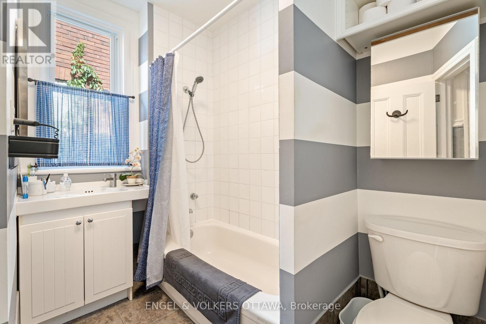 378-380 Booth Street, Ottawa, Ontario  K1R 7K6 - Photo 40 - X12412705