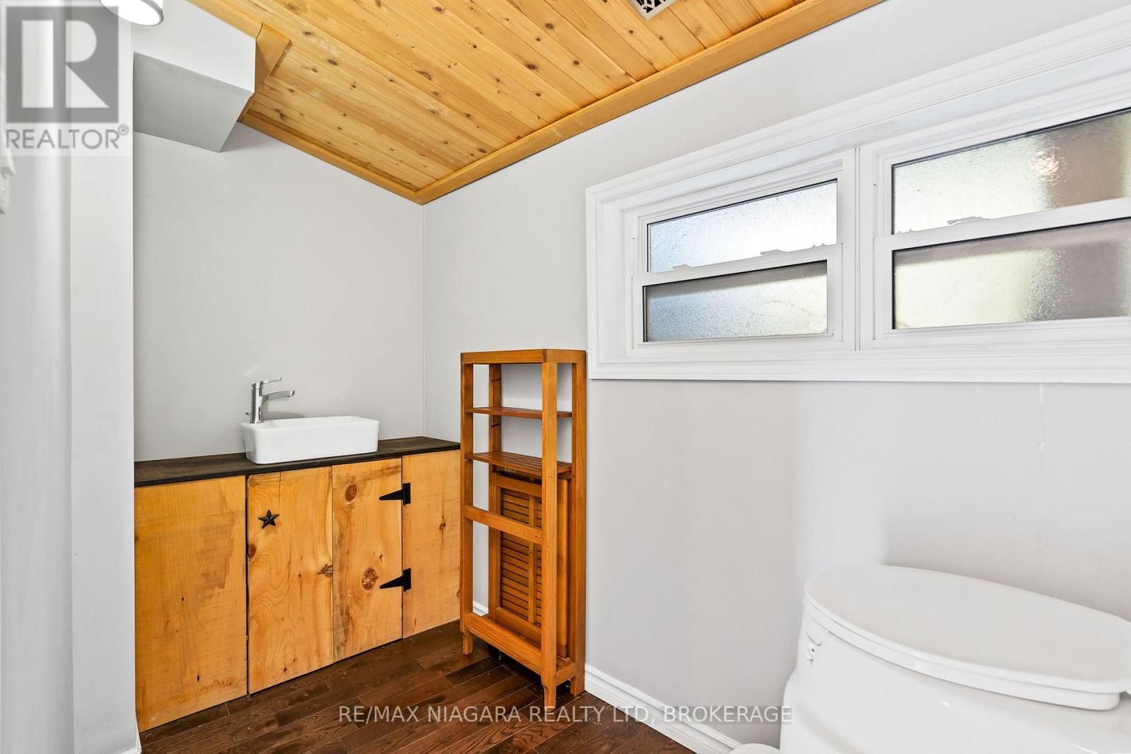 105 Lighthouse Drive, Haldimand (Dunnville), Ontario  N1A 2W6 - Photo 28 - X12412676