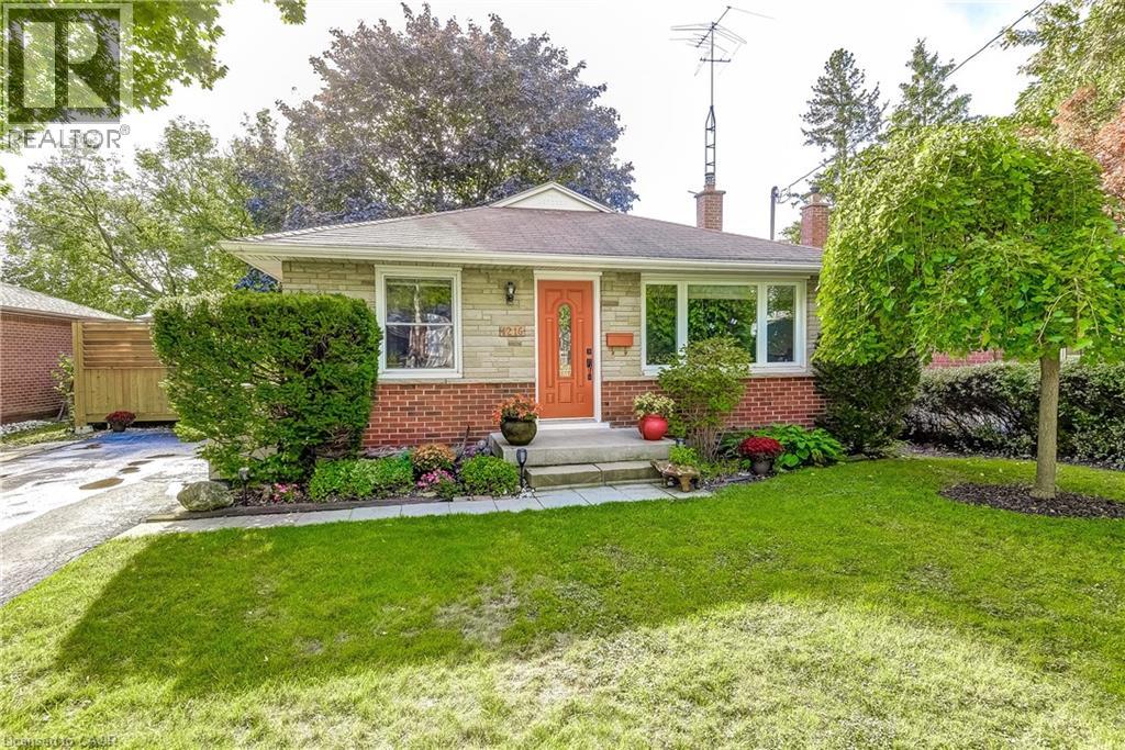 1216 De Quincy Crescent, Burlington, Ontario  L7P 1E1 - Photo 1 - 40771291