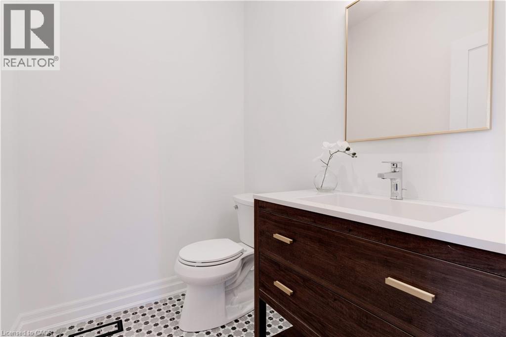 684 Peele Boulevard, Burlington, Ontario  L7R 3B9 - Photo 21 - 40770282