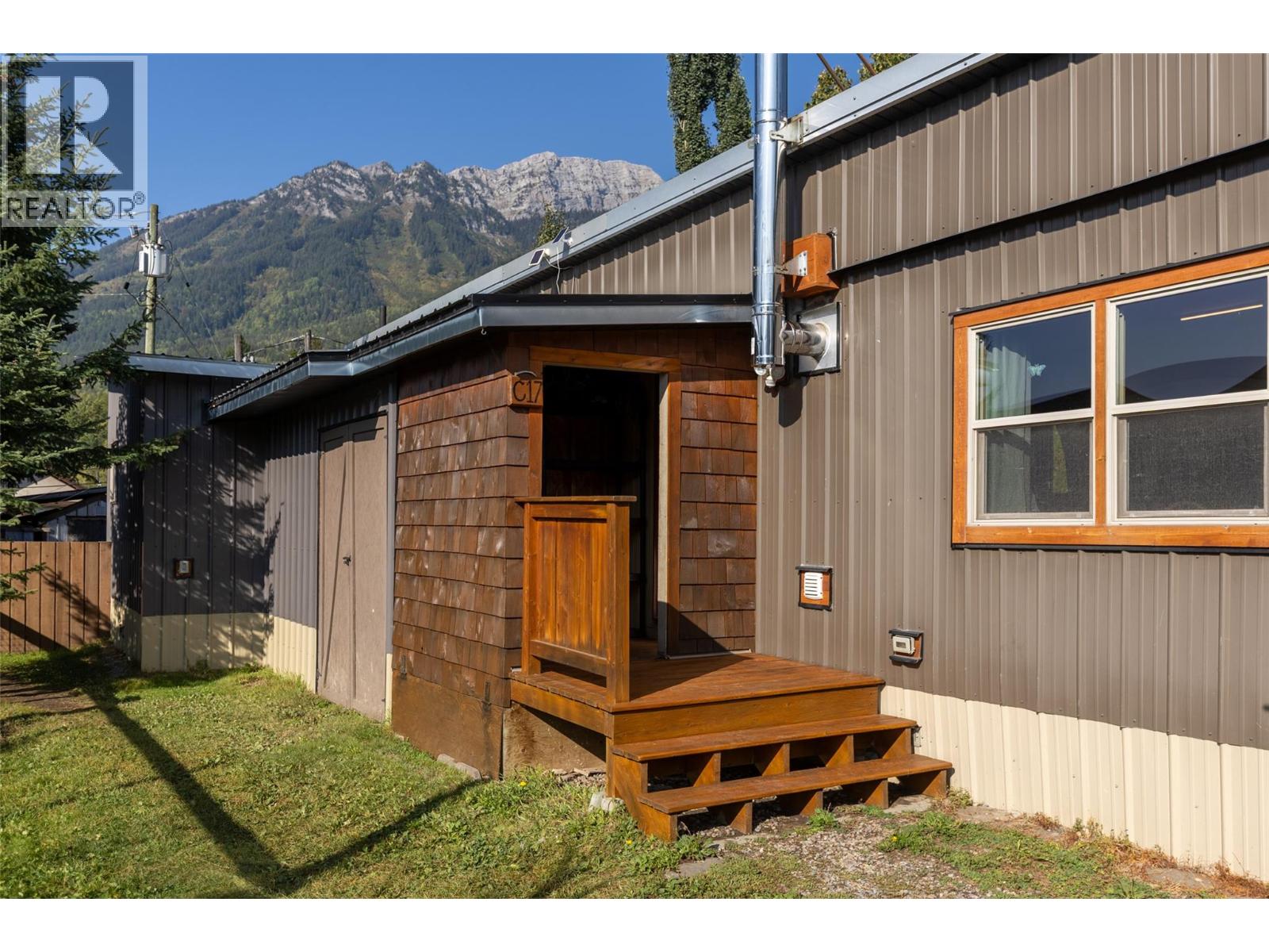 1333 Dicken Road Unit# C17, Fernie, British Columbia  V0B 1M5 - Photo 3 - 10363381