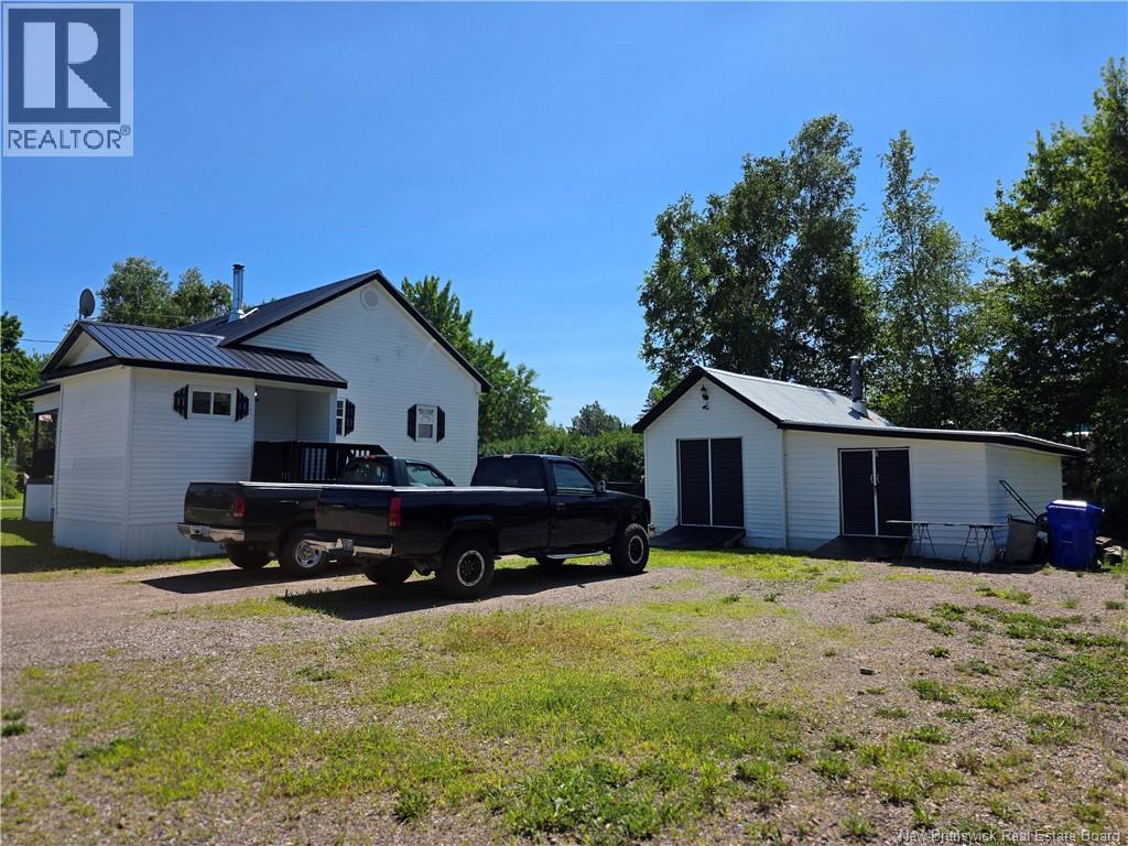 63 First Avenue, Mcadam, New Brunswick  E6J 1S7 - Photo 2 - NB124024