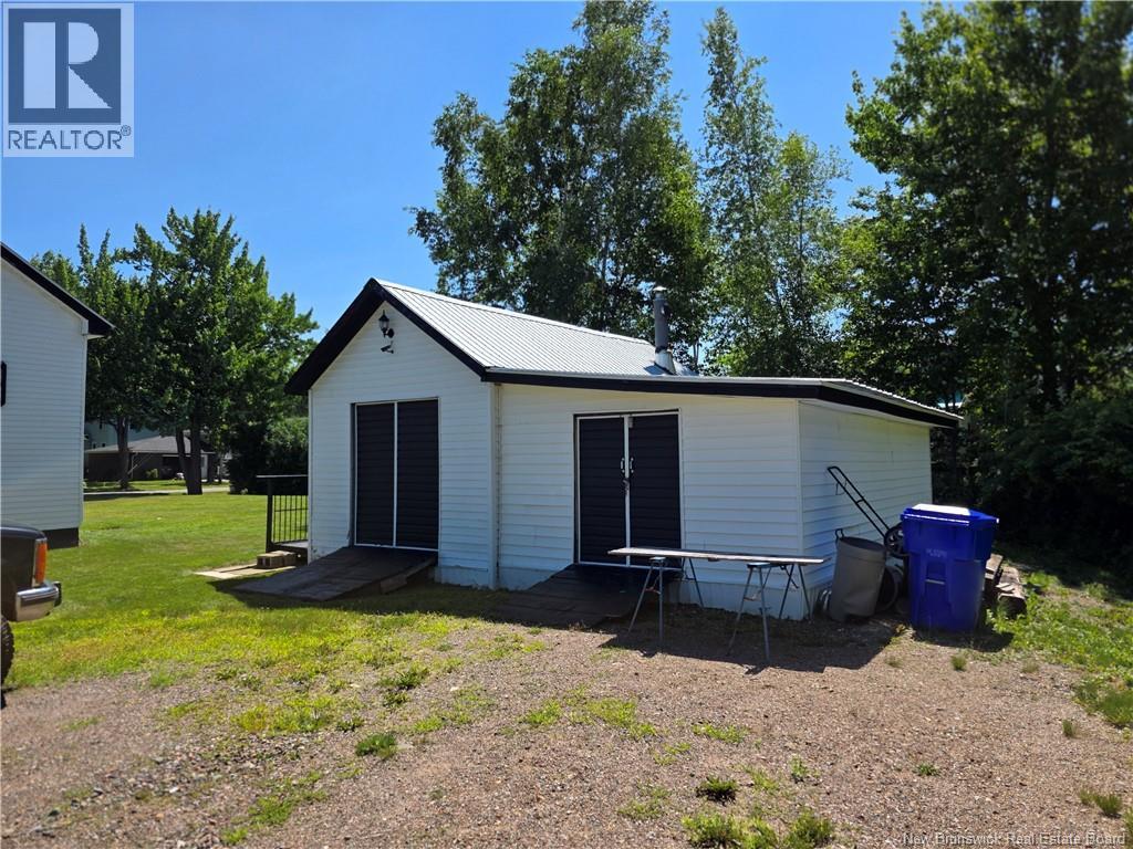 63 First Avenue, Mcadam, New Brunswick  E6J 1S7 - Photo 4 - NB124024