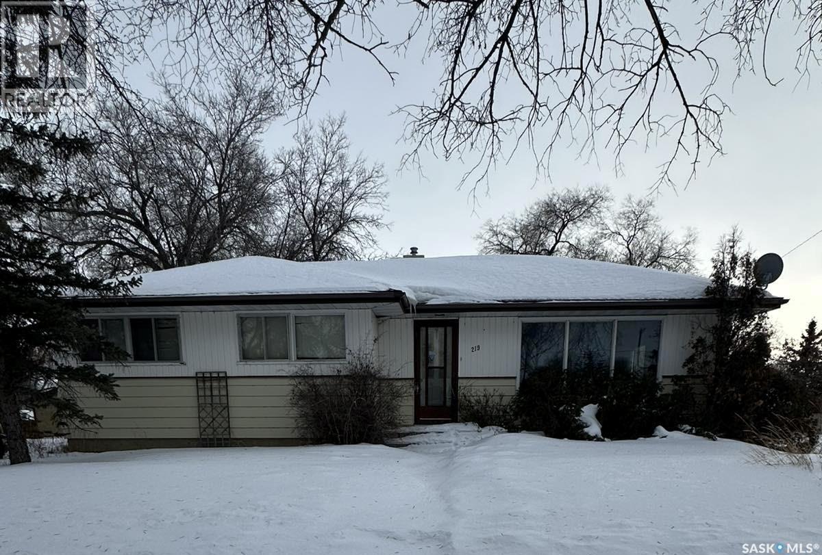 219 6th AVENUE W, Kindersley, Saskatchewan
