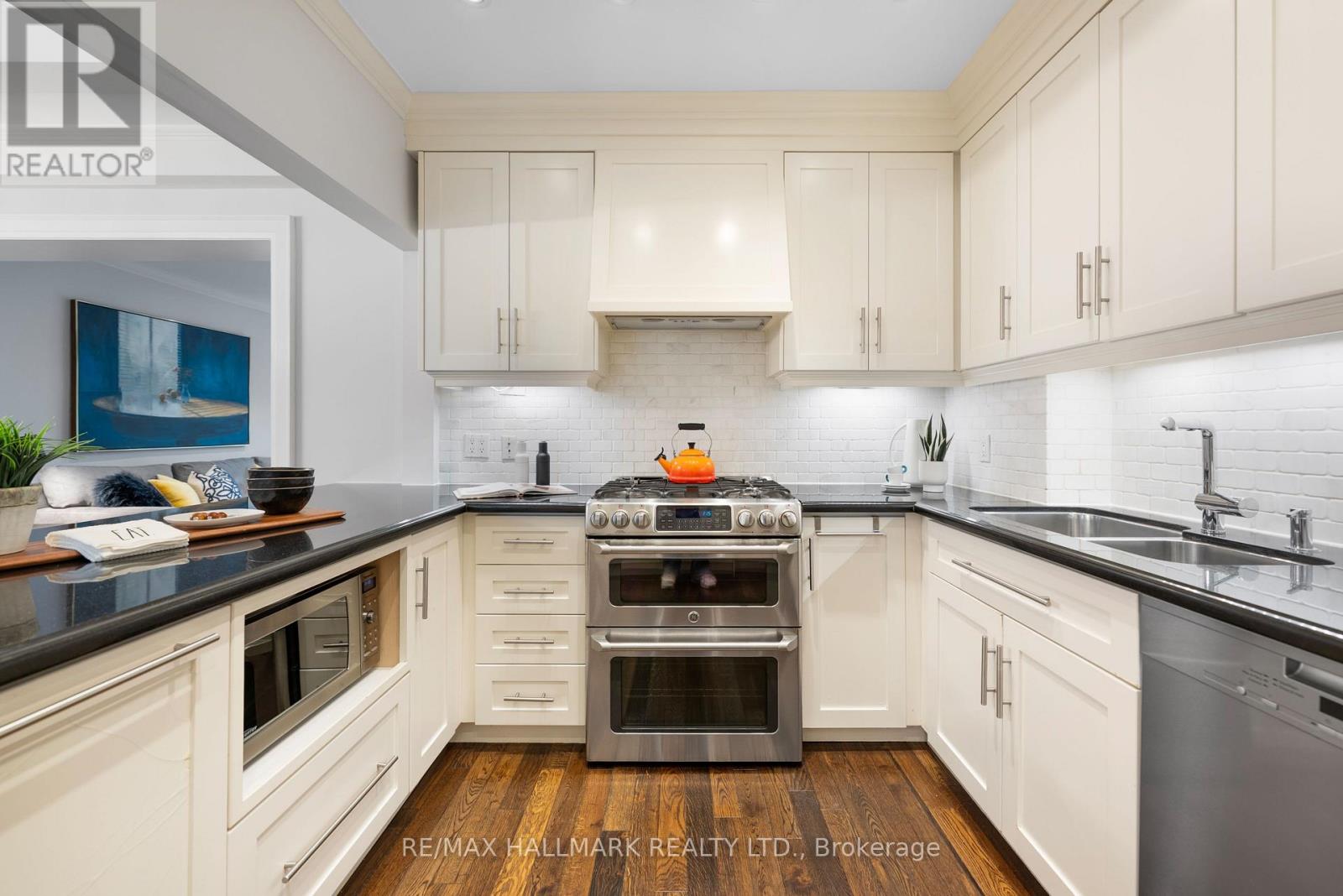 176 Melrose Avenue, Toronto, Ontario  M5M 1Z1 - Photo 12 - C12412508
