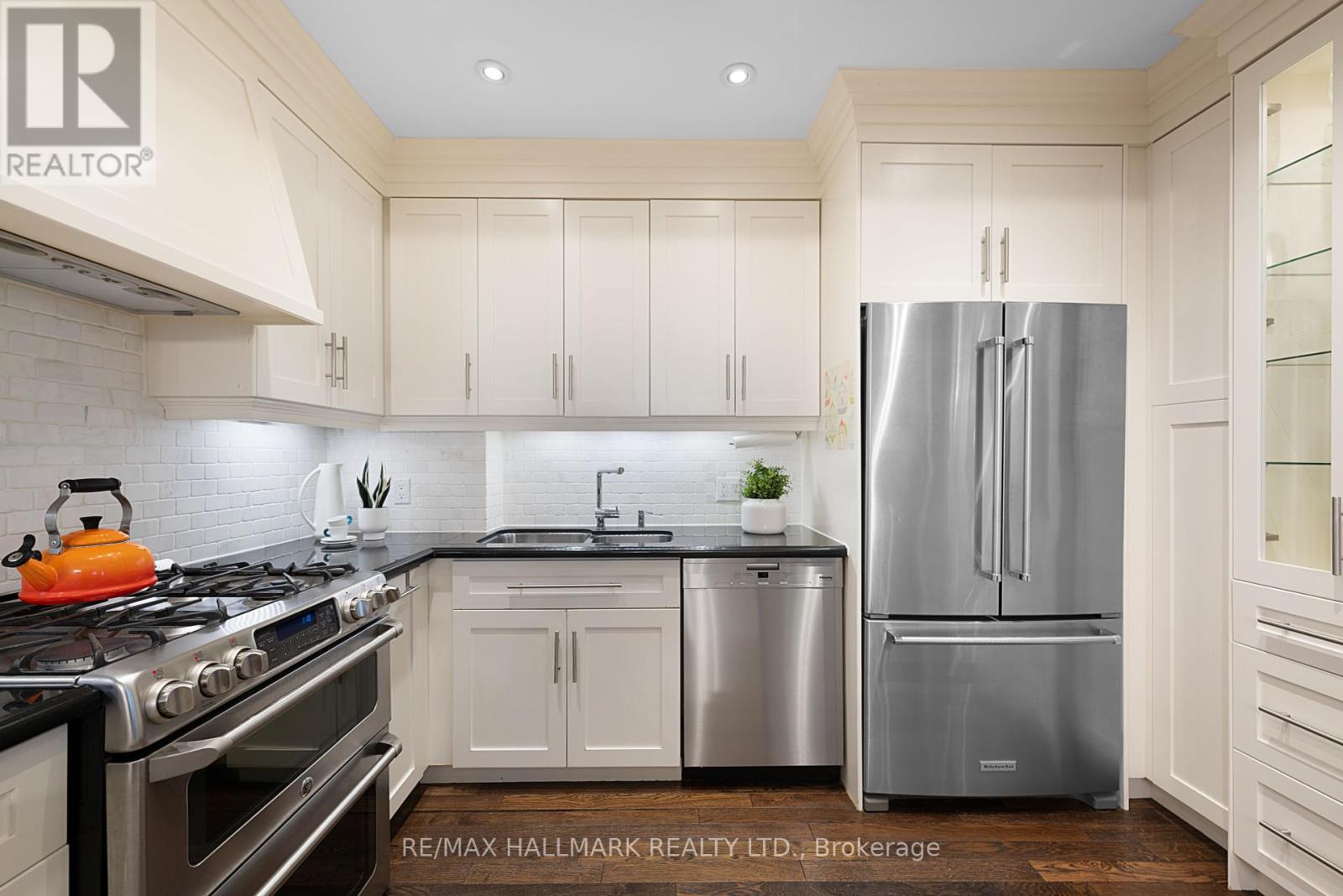 176 Melrose Avenue, Toronto, Ontario  M5M 1Z1 - Photo 15 - C12412508