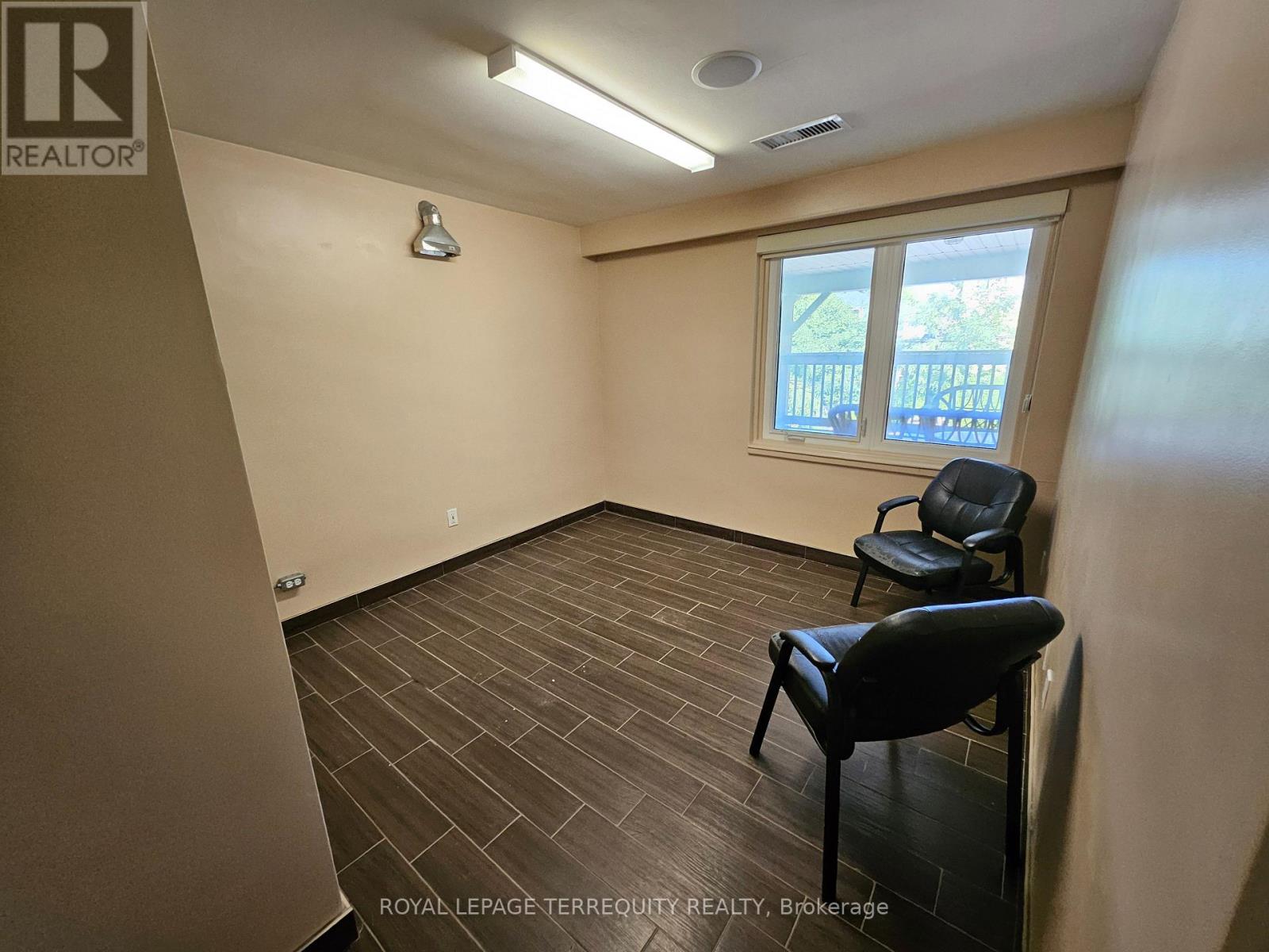 Second Floor - 116 Sheppard Avenue W, Toronto (Lansing-Westgate), Ontario  M2N 1M5 - Photo 11 - C12412555
