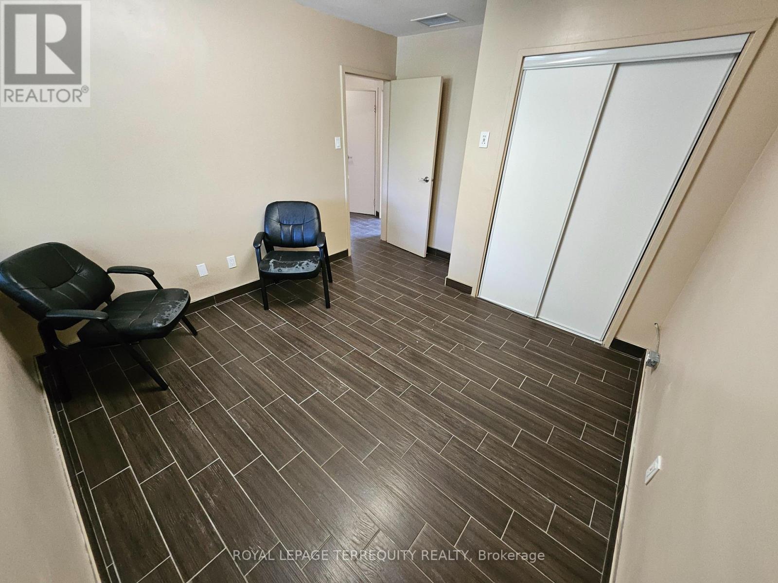 Second Floor - 116 Sheppard Avenue W, Toronto (Lansing-Westgate), Ontario  M2N 1M5 - Photo 12 - C12412555