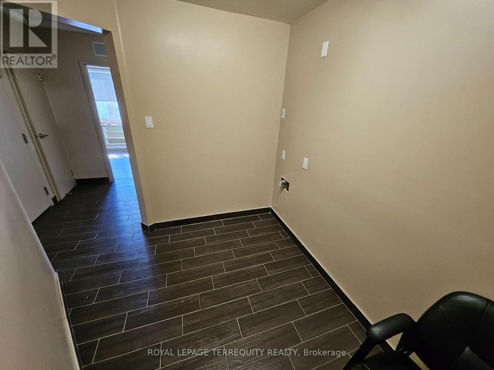 Second Floor - 116 Sheppard Avenue W, Toronto (Lansing-Westgate), Ontario  M2N 1M5 - Photo 14 - C12412555