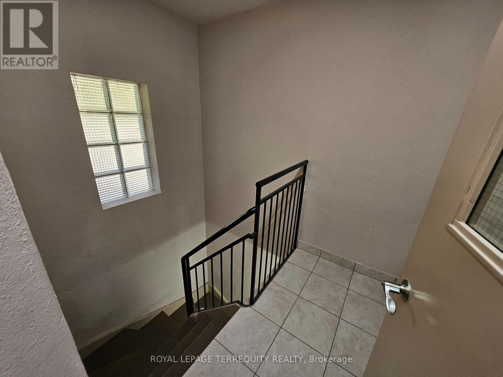 Second Floor - 116 Sheppard Avenue W, Toronto (Lansing-Westgate), Ontario  M2N 1M5 - Photo 16 - C12412555