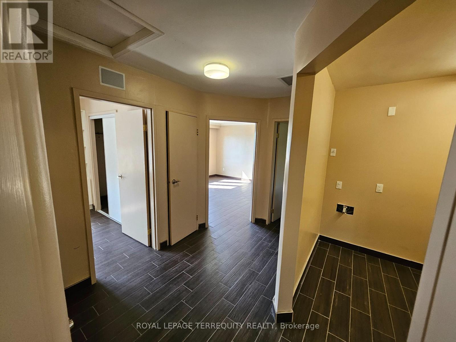 Second Floor - 116 Sheppard Avenue W, Toronto (Lansing-Westgate), Ontario  M2N 1M5 - Photo 17 - C12412555