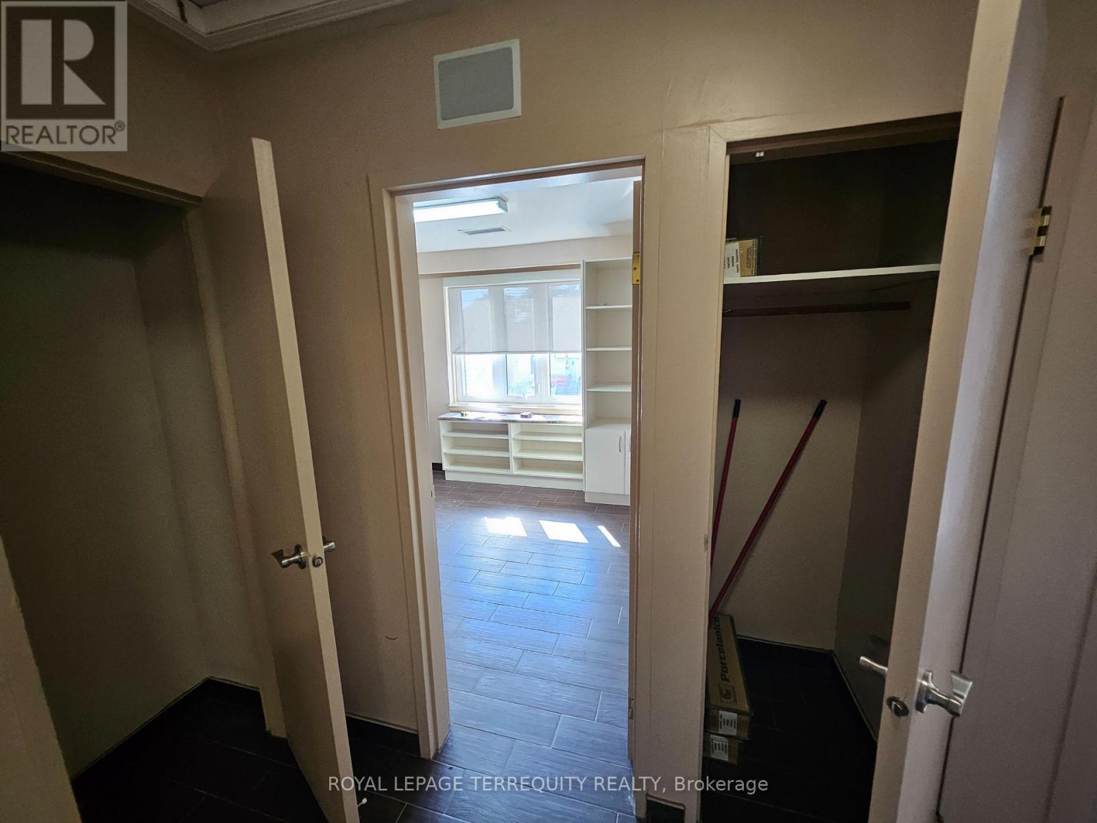 Second Floor - 116 Sheppard Avenue W, Toronto (Lansing-Westgate), Ontario  M2N 1M5 - Photo 6 - C12412555