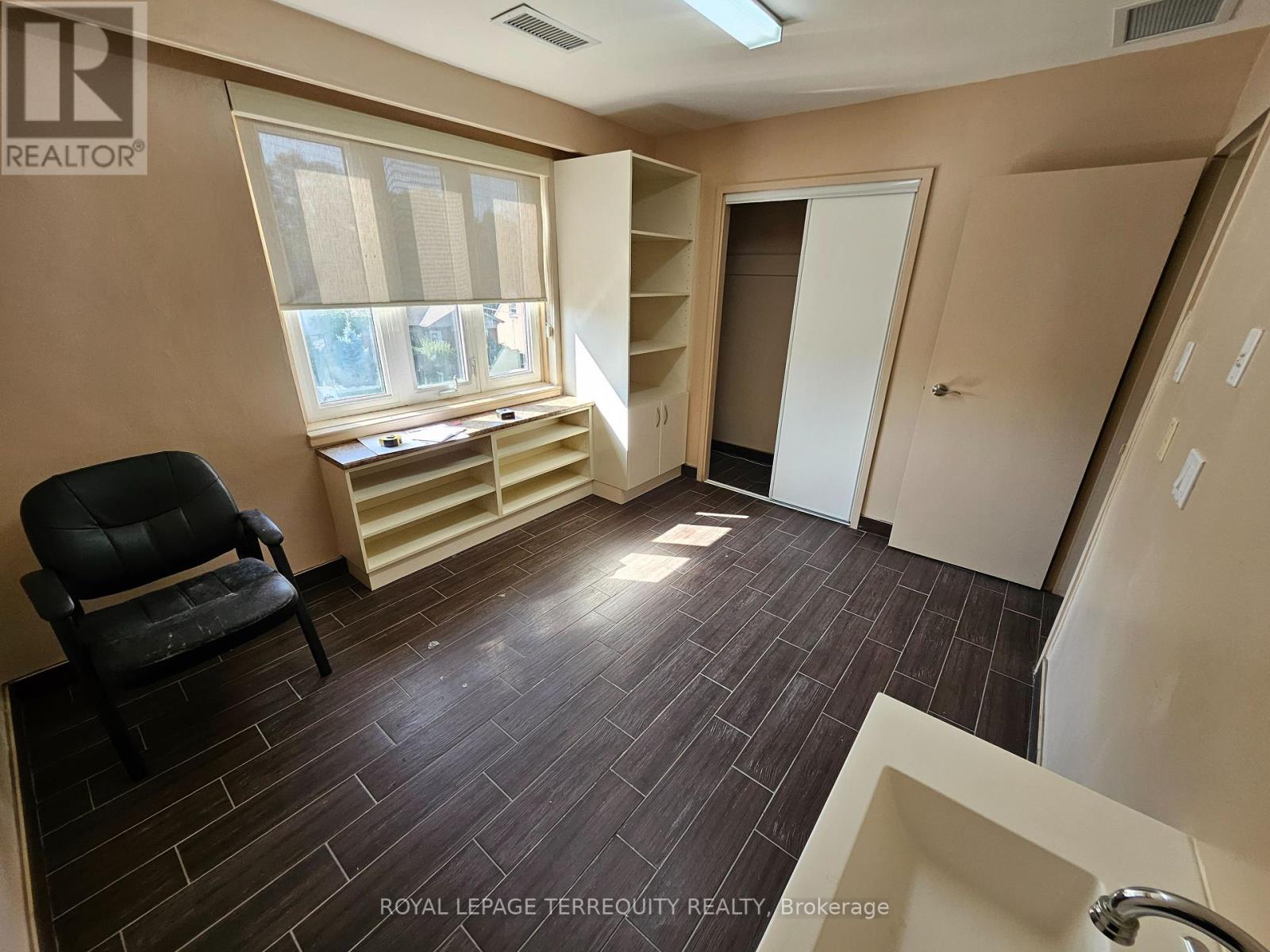 Second Floor - 116 Sheppard Avenue W, Toronto (Lansing-Westgate), Ontario  M2N 1M5 - Photo 7 - C12412555