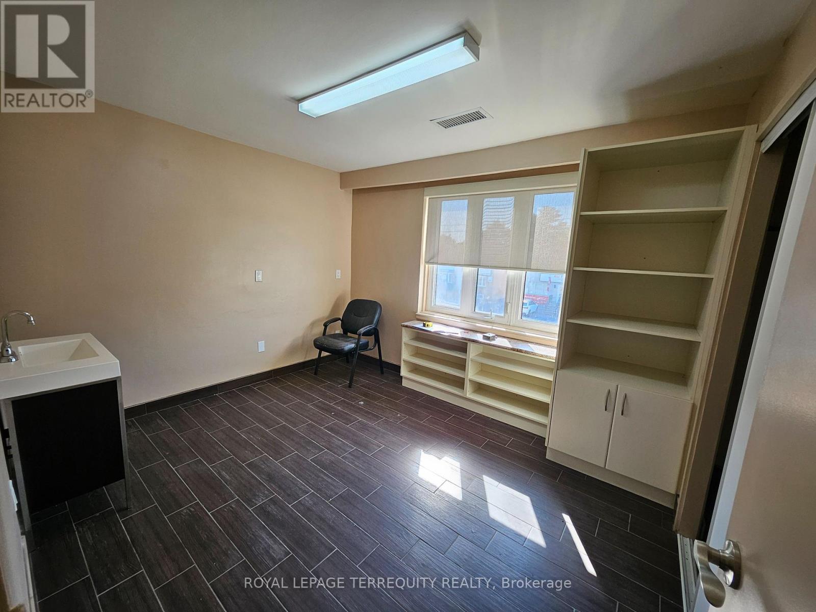 Second Floor - 116 Sheppard Avenue W, Toronto (Lansing-Westgate), Ontario  M2N 1M5 - Photo 8 - C12412555