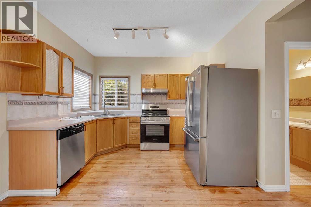 39 Anaheim Court Ne, Calgary, Alberta  T1Y 7B4 - Photo 6 - A2250107