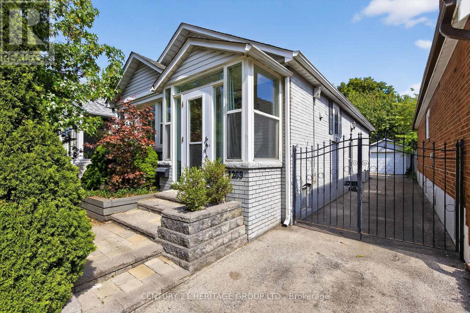 1269 BROADVIEW AVENUE, Toronto, Ontario