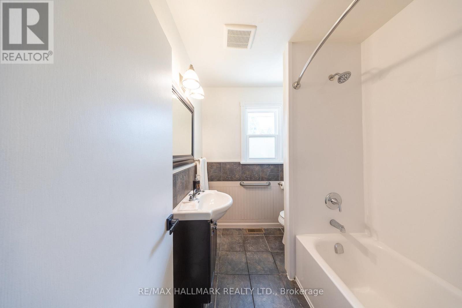 Main - 415 Stevenson Road N, Oshawa, Ontario  L1J 5N7 - Photo 10 - E12412475