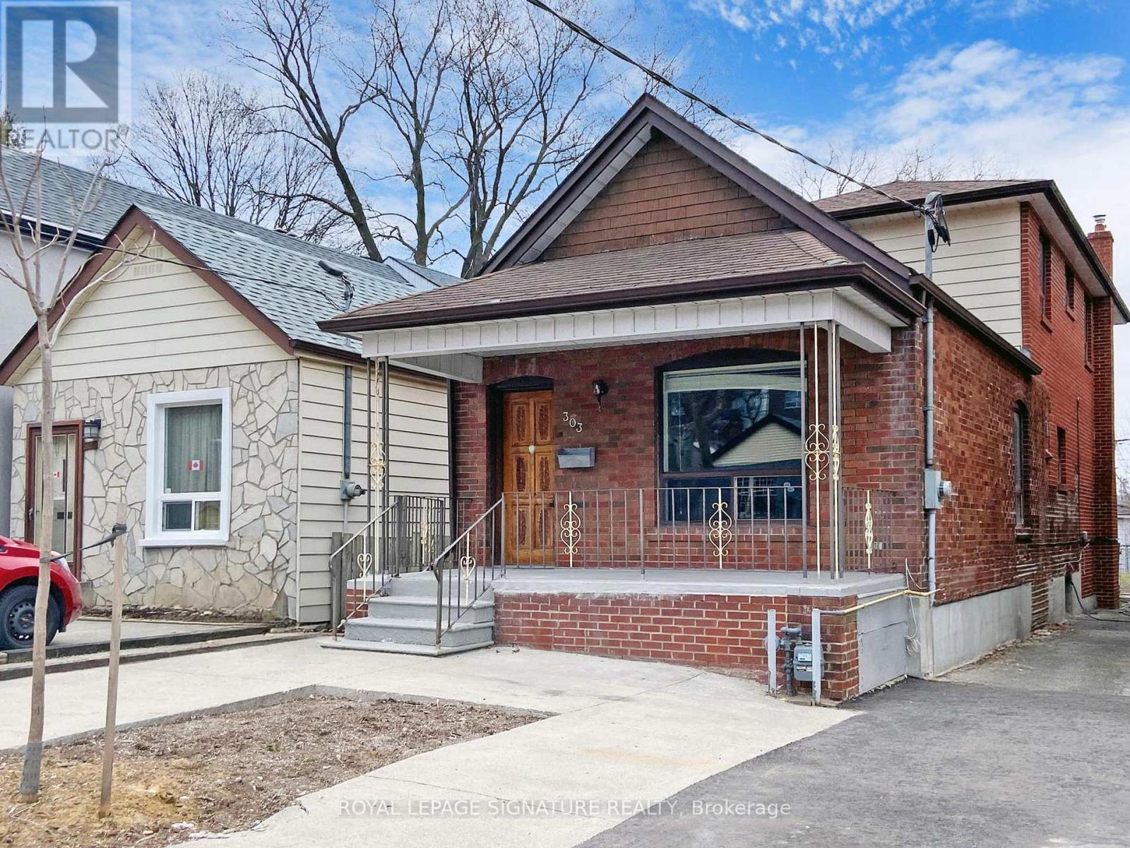 303 GOWAN AVENUE, Toronto, Ontario