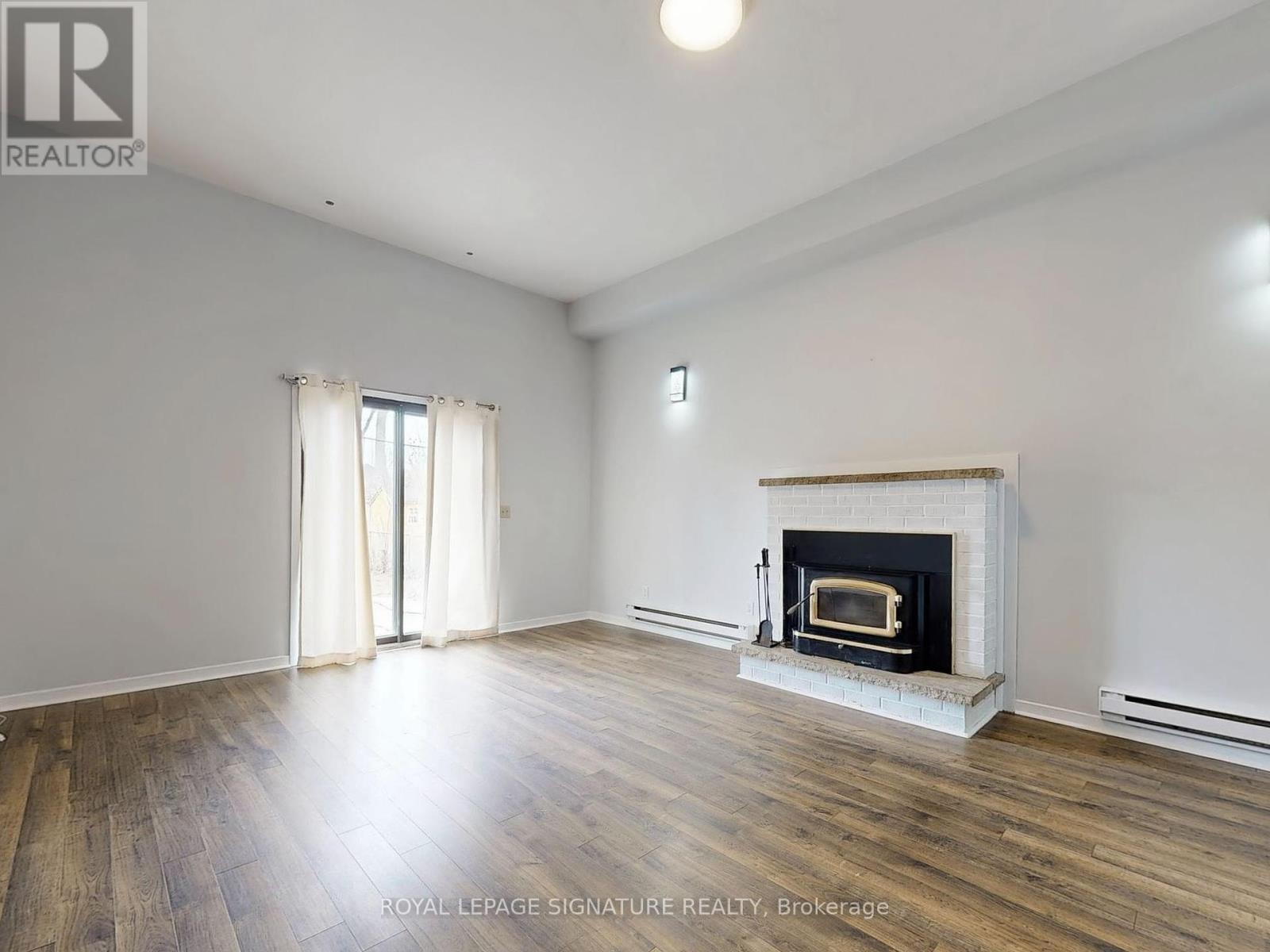 303 Gowan Avenue, Toronto, Ontario  M4J 2K7 - Photo 11 - E12412587