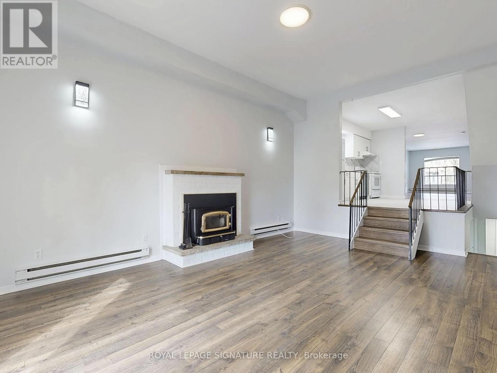 303 Gowan Avenue, Toronto, Ontario  M4J 2K7 - Photo 13 - E12412587
