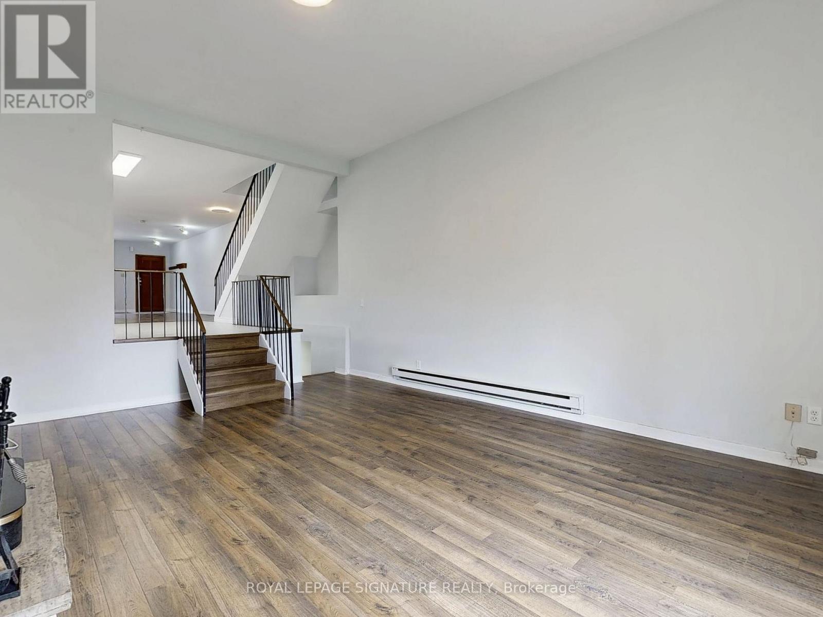 303 Gowan Avenue, Toronto, Ontario  M4J 2K7 - Photo 14 - E12412587