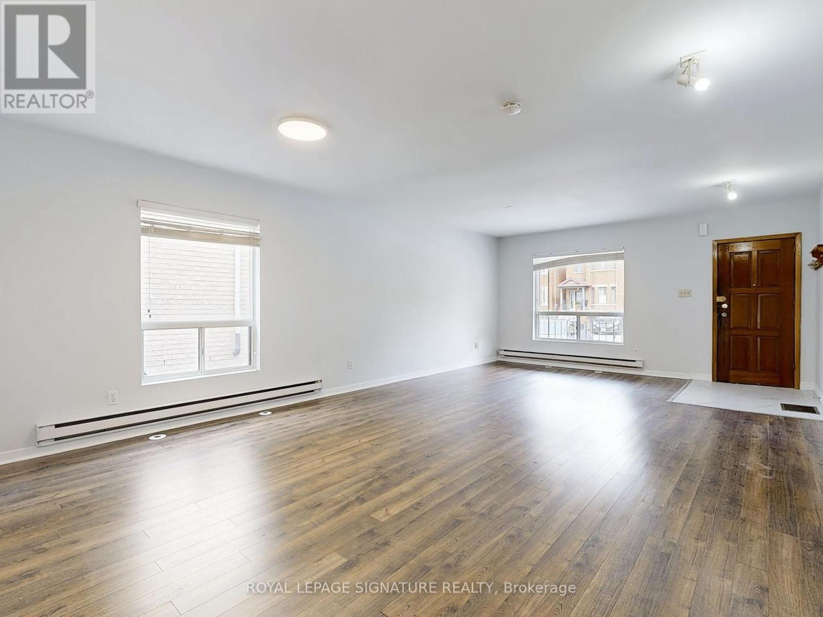 303 Gowan Avenue, Toronto, Ontario  M4J 2K7 - Photo 3 - E12412587