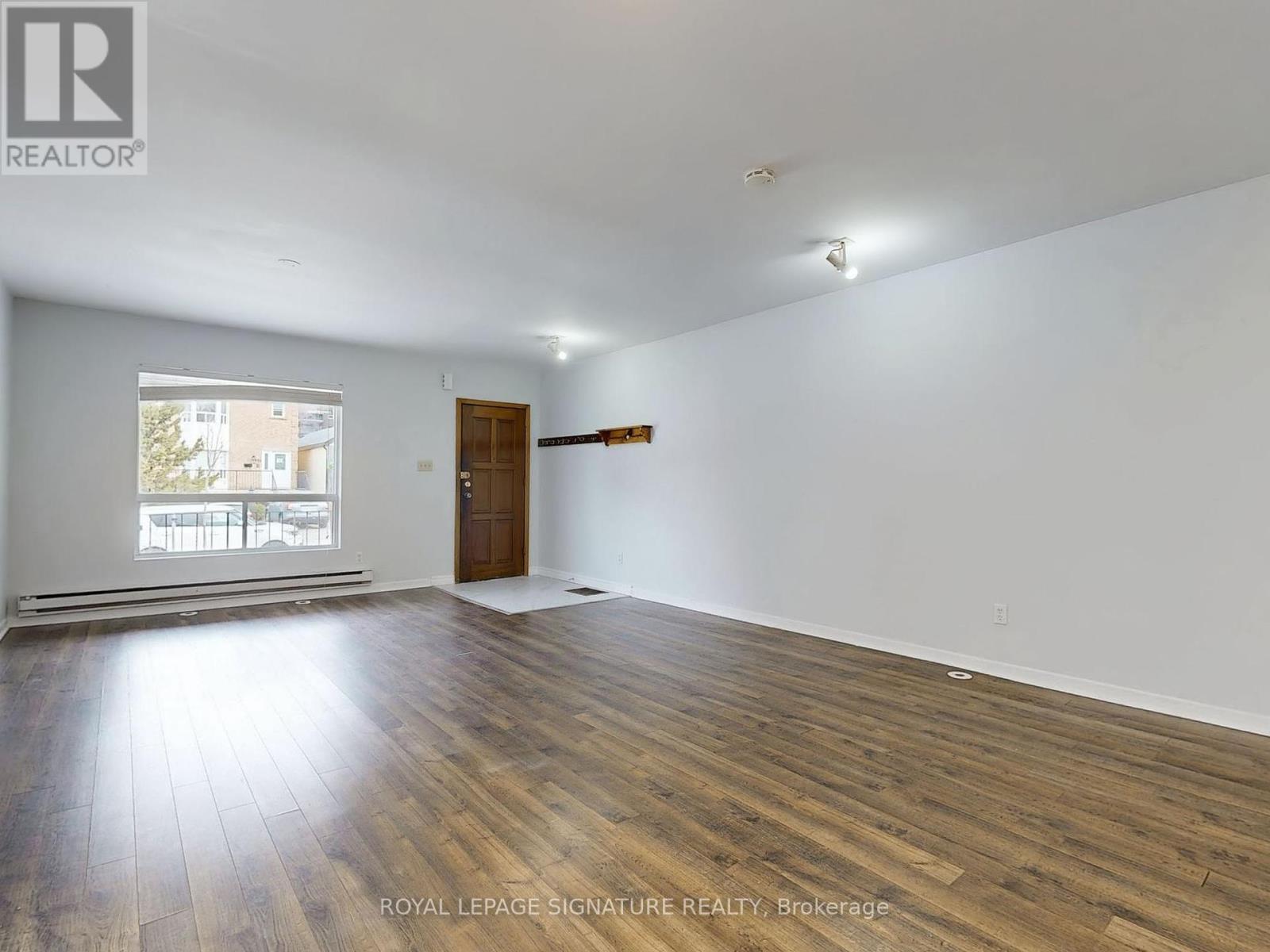 303 Gowan Avenue, Toronto, Ontario  M4J 2K7 - Photo 5 - E12412587